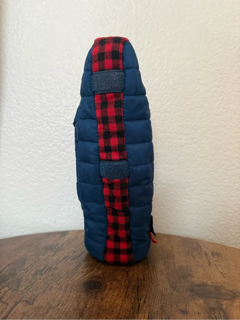 Puffin Drinkwear Insulated Sleeping Bag Beverage Bottle Beer Koozie Blue Red